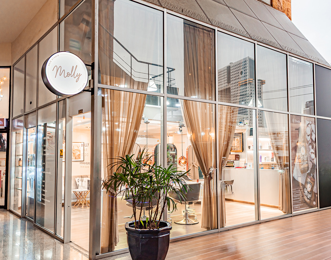 บรรยากาศภายในสตูดิโอ Molly Hair Studio